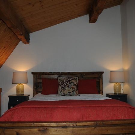 Fin And Feather Inn Victor Buitenkant foto